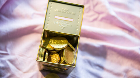 In Gold und Silber investieren Schweiz, Titelbild mit Goldbarren