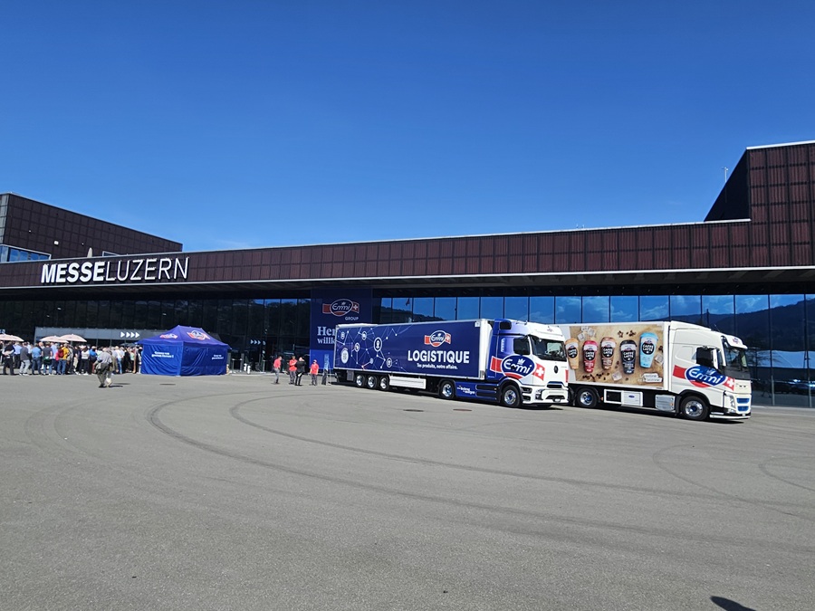 Degustationsstand mit Luzerner Rahmkäse an der Emmi Generalversammlung