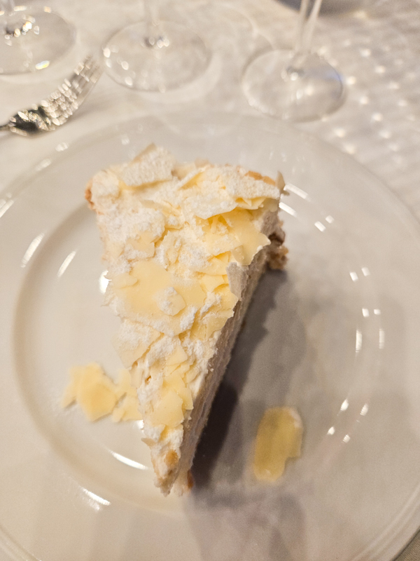 Aktionärinnen und Aktionäre beim Apéro der WWZ Generalversammlung